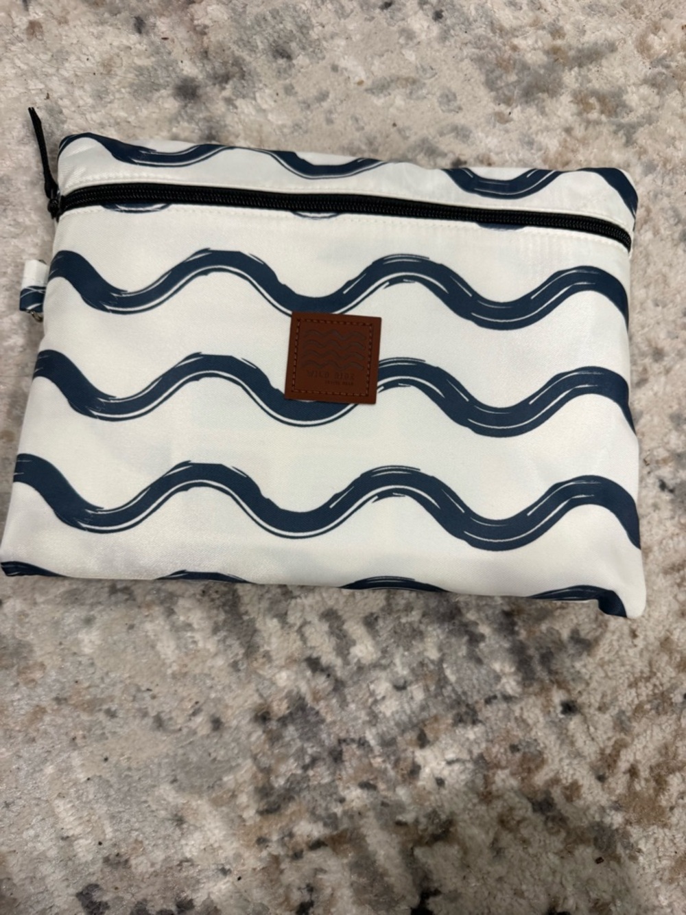 ⚠️Closet Clean Out Navy Wave Pattern Beach Bag with Pouch